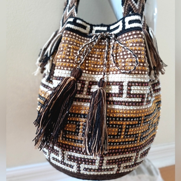 NEW Wayuu Handmade Woven Crossbody Bucket Bag Rhinestones Wide Strap Drawstring - Picture 7 of 17